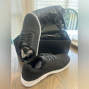 Travis Matthew shoes - brand new, never worn 9.5